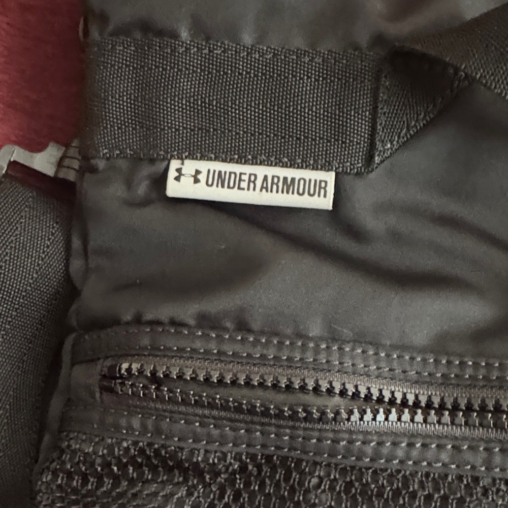 Under Armour Black Mesh Messenger Bag - Picture 3 of 6